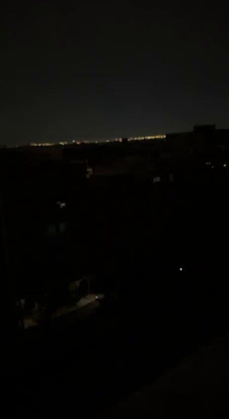 @Babak Taghvaee - The Crisis Watch: BREAKING: At around 21:02–21:05 local time on Sunday, Karaj was targeted in an Israeli airstrike, resulting in widespread power outages across the city.
Electricity was cut in multiple areas includin
