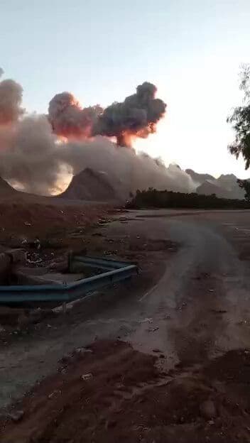 @🇮🇷LiveIranNews🇮🇱: 🚨Another video from the military site affiliated with the terrorist regime of the Islamic Republic in Baharestan, Isfahan, from a different angle and moments after the bombing/images clearly show the