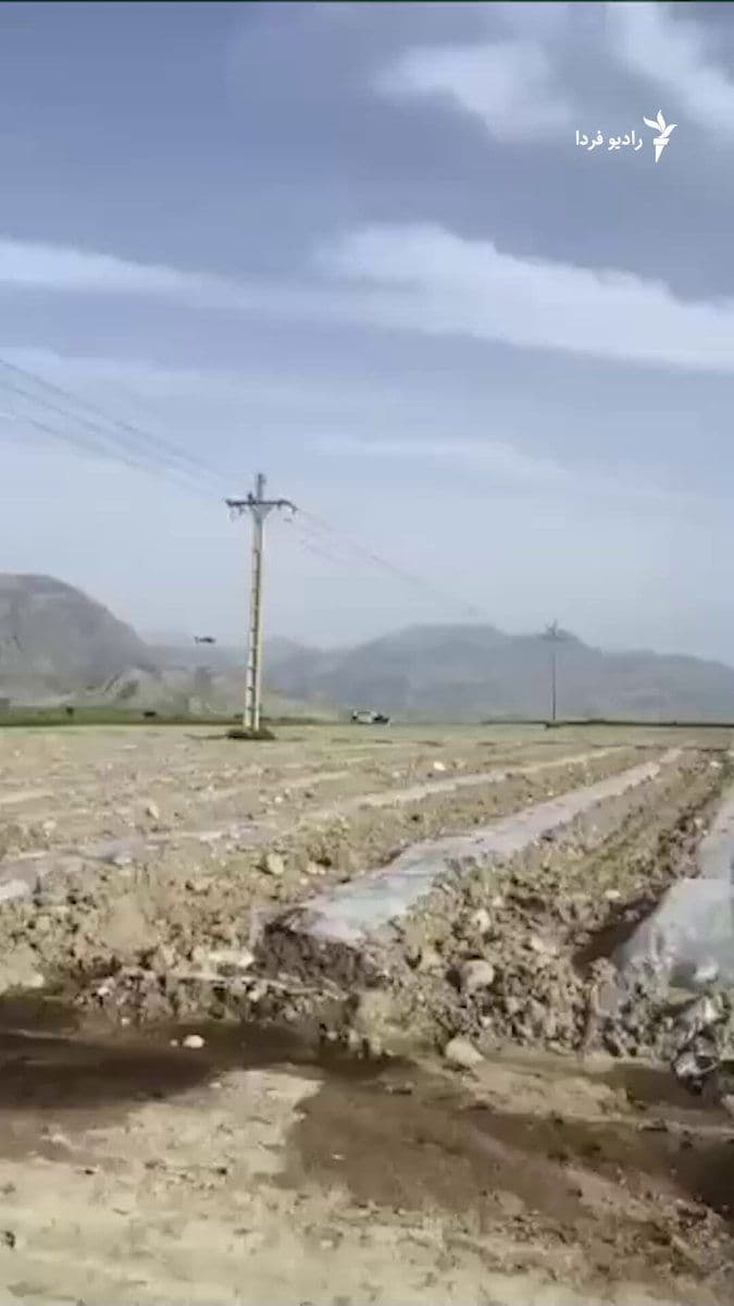 @RadioFarda|راديو فردا: Images published on social media on Friday, April 4, show several Revolutionary Guards police officers attempting to target American helicopters using light weapons.
The two helicopters seen in the i