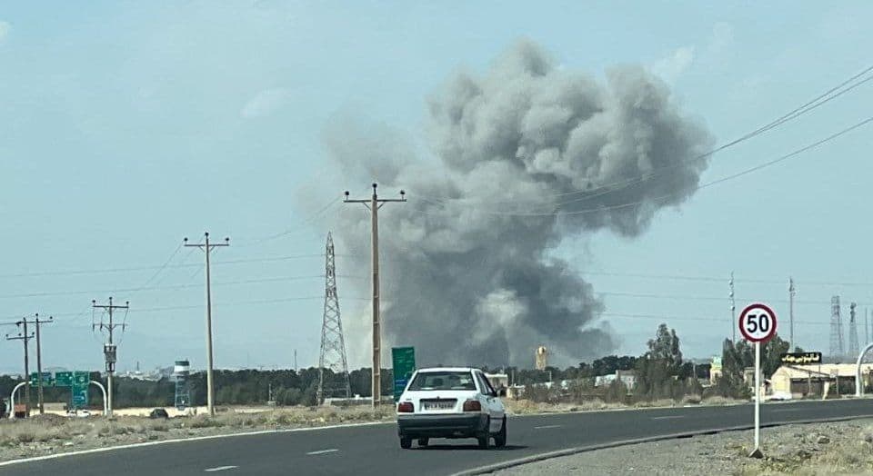 @Babak Taghvaee - The Crisis Watch: BREAKING: The Kashan railway (Yahya Abad bridge) was destroyed in Iran at 13:15 on Tuesday, April 7—another war crime committed by the Israeli Air Force on the orders of Netanyahu and Israel Katz.
#O