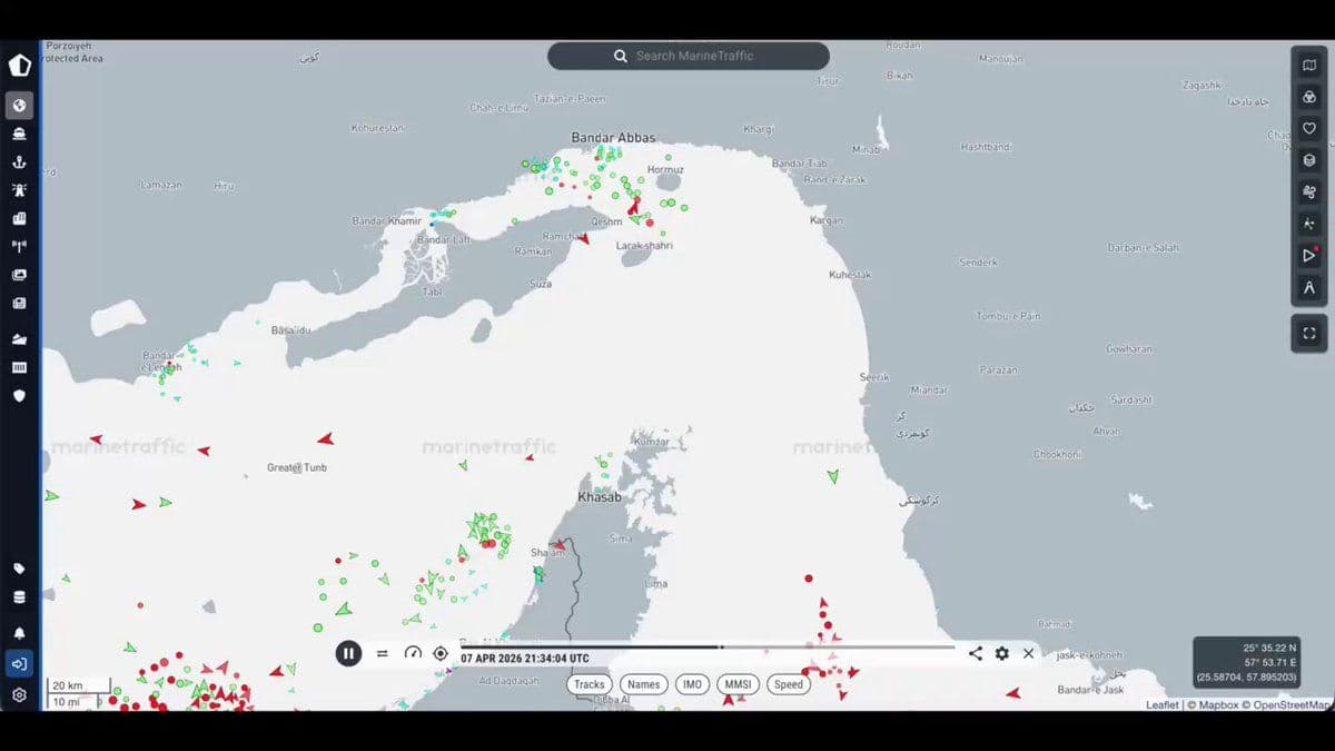 @Visegrád 24: Meanwhile, shipping resumes in the Strait of Hormuz following the announcement of a ceasefire
The first vessels are crossing, while hundreds remain in the area, including 426 tankers and dozens of LN