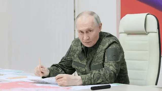 @Visegrád 24: BREAKING:
Putin announced an Easter ceasefire between Russia and Ukraine
According to the Kremlin, the ceasefire will last from 16:00 on April 11 until the end of the day on April 12, 2026.