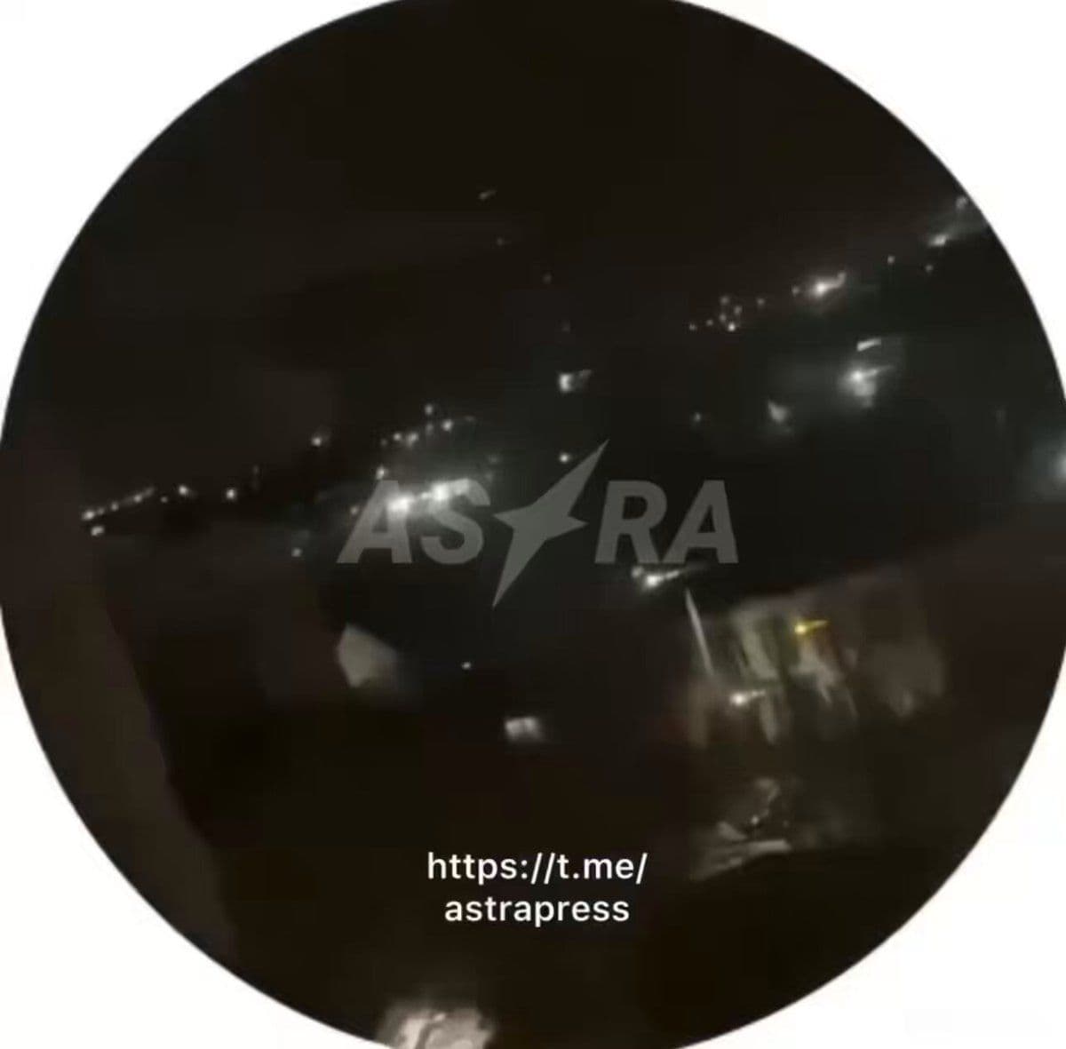 @Visegrád 24: Ukrainian suicide drones and missiles are striking targets in the Mordovia and Rostov regions of Russia as well as the Russian-occupied Luhansk and Donetsk regions tonight.
This video shows smoke ris