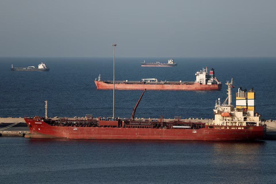 @Visegrád 24: The majority of ships that have sailed through the Strait of Hormuz in the past 24 hours were linked to Iran, with other vessels putting off making voyages despite the two-week ceasefire agreed th