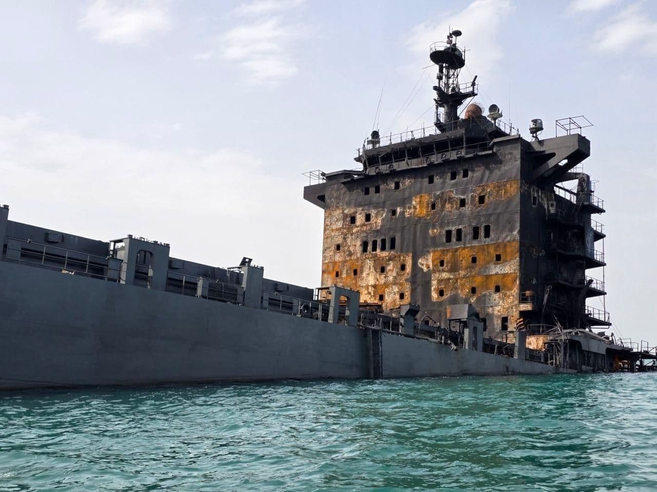 @Visegrád 24: IRGC Navy’s multi-role floating command base "IRIS Shahid Mahdavi" after it was destroyed by the U.S. strikes
It was targeted in March alongside its sister "drone carrier," Shahid Bagheri, as U.S. fo