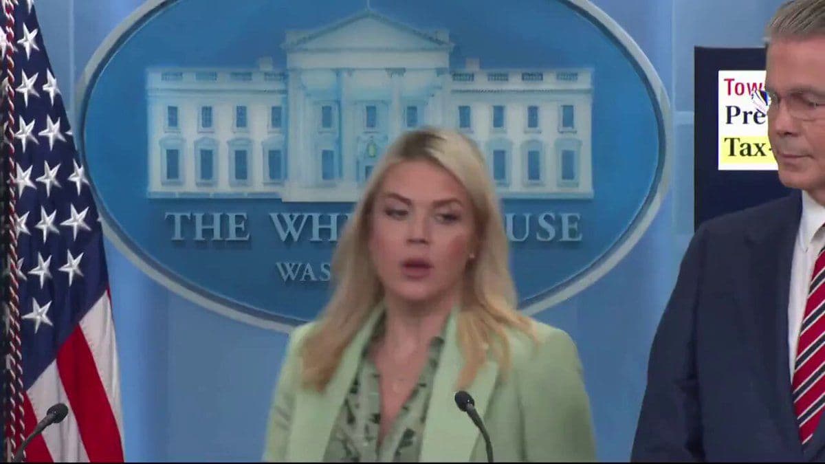 اطلاعات باز در منبع: مدیر رسانه لیویت:
"امروز صبح گزارشهای نامناسبی دیدم که درخواست رسمی ادامه تعویق جنگ را انجام شده است. این موضوع در حال حاضر صحیح نیست."
"مطمئن هستیم فرصتهای موفقیت در مذاکرات خوب است."