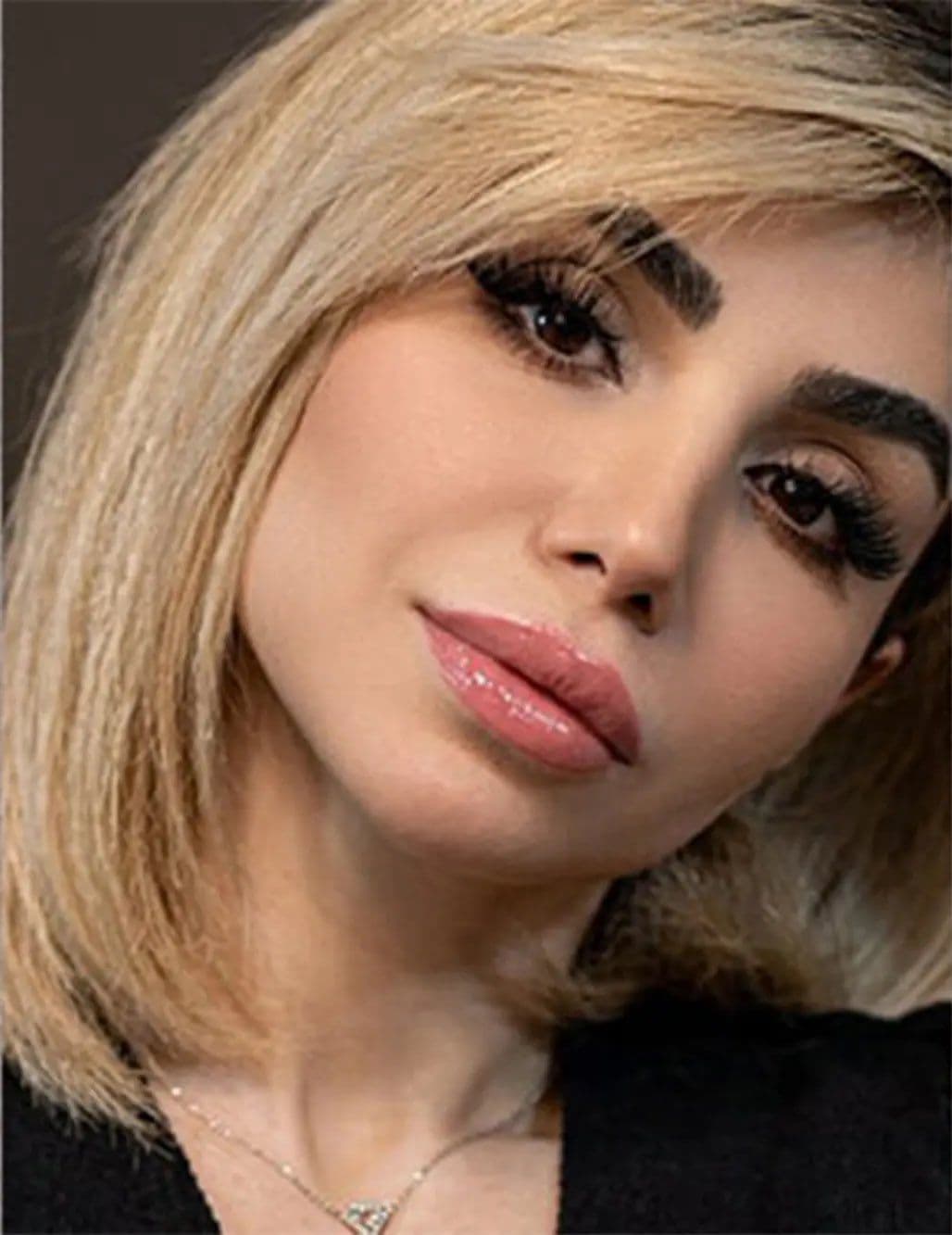 انقلاش: رژیم ایران تصمیم به اعدام یکی از اعتراضکنندگان زن دارد
بیتا همتی، یک زن مолод ایرانی، به گزارشها نزدیک به خطر اعدام به شکل هنجاری همراه با شوهرش است.
او پس از