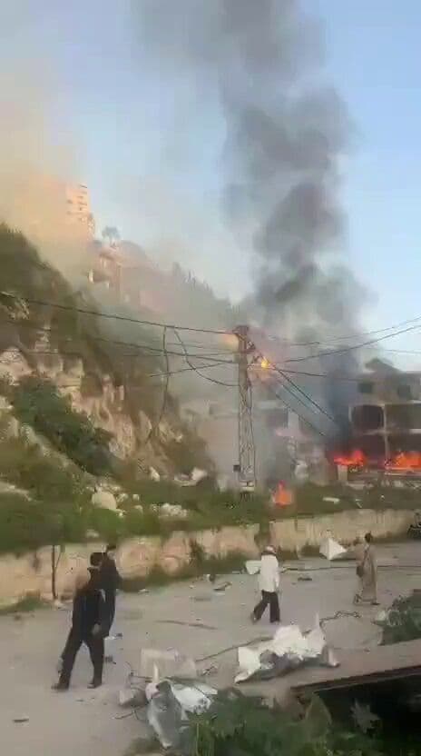@Open Source Intel: An Israeli airstrike hit a building in Ghaziyeh, as Lebanese media reported additional IDF strikes across several areas of southern Lebanon.