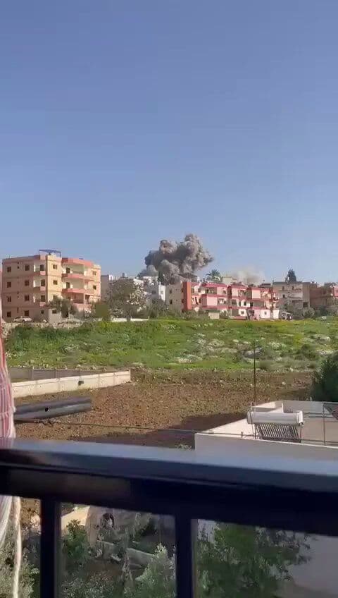 @Open Source Intel: Over 40 Israeli airstrikes in southern Lebanon in the last two hours.