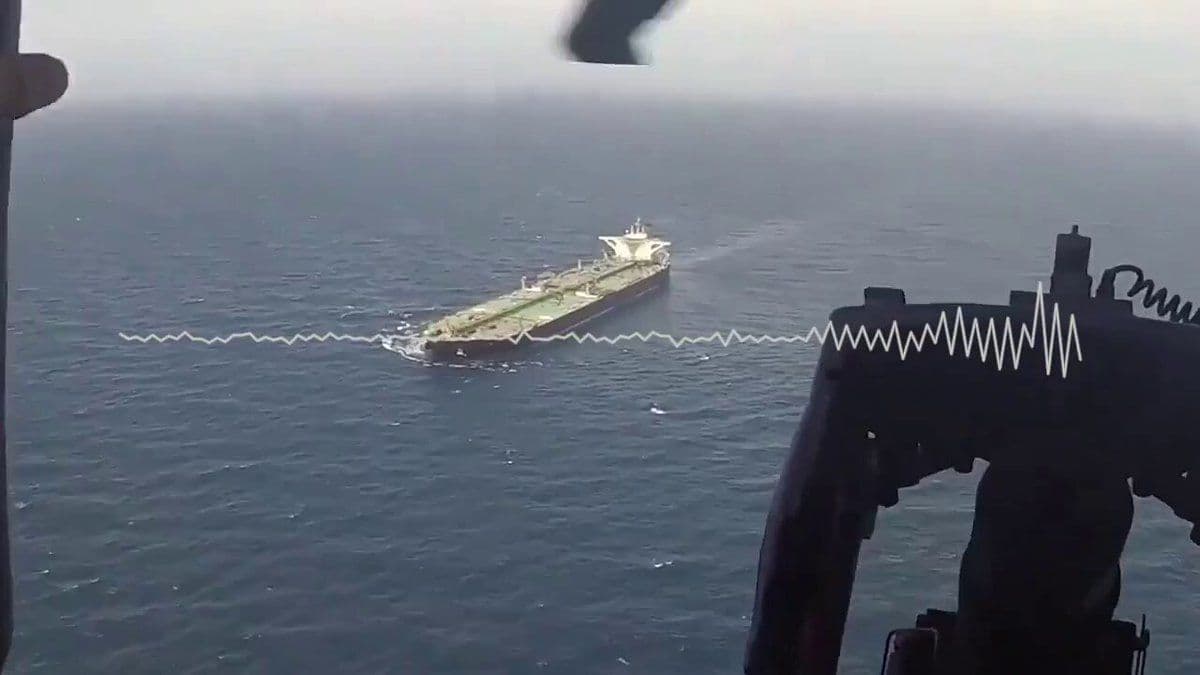 @Open Source Intel: U.S. Navy is now in control.
Audio recorded aboard the USS Michael Murphy (DDG 112), paired with aerial footage from its helicopter over the Gulf of Oman, captures a U.S. Navy diversion of a commerc