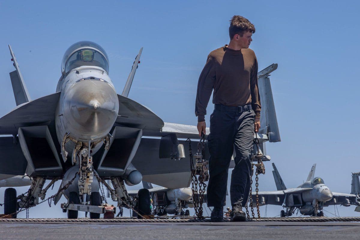 کارهای موفقیتآمیز همه ما از افراد ما آغاز و پایان مییابد. سилهای CENTCOM بسیار انگیزهمند، تمرکزدار و آمادهاند - ادمیرال براد کوپر، رئیس CENTCOM