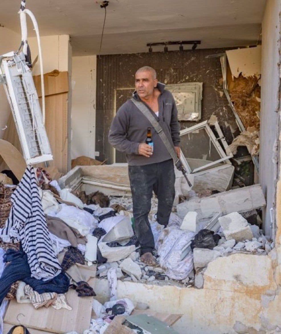 @𝐍𝐢𝐨𝐡 𝐁𝐞𝐫𝐠 🇮🇷 ✡︎: I've talked about this before.
Nobody in the West cares about this and it won't help your image.
Instead of pretending to be a liberal EU country while you're in the Middle East, have more badass M