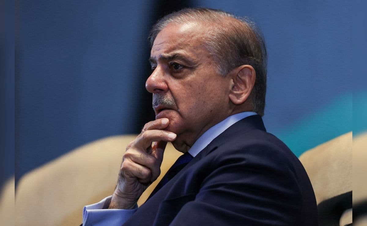 @Open Source Intel: Pakistan has asked the U.S. and Iran to extend the ceasefire by an additional two weeks, according to Al Arabiya, citing Pakistani media. PM Shahbaz Sharif may announce the extension tomorrow.