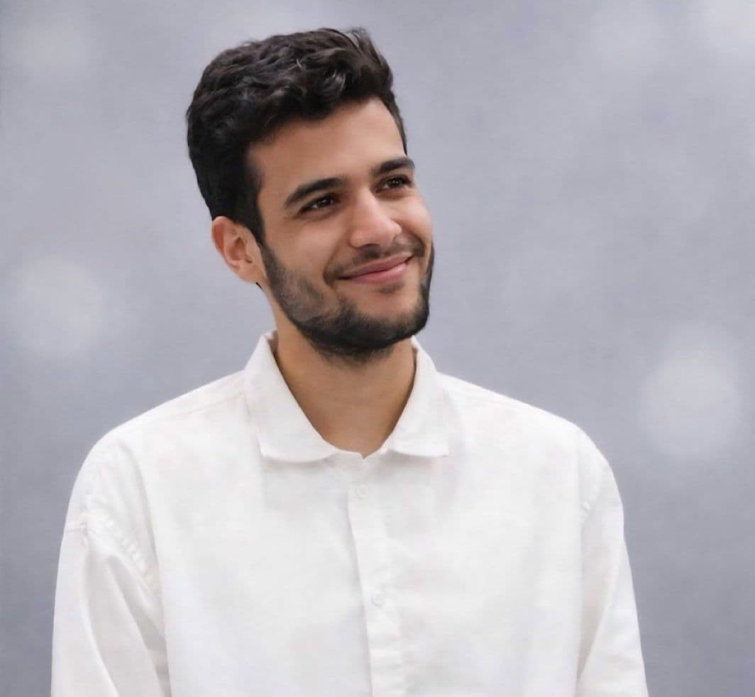 @Masih Alinejad 🏳️: Today, right after the call of “Allahu Akbar” at dawn, the regime in Iran, placed a noose around this young man’s neck and kicked the chair from under his feet, so he would struggle, suffocate, and di