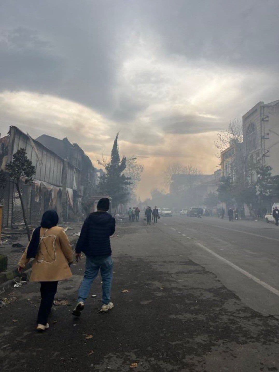 @𝐍𝐢𝐨𝐡 𝐁𝐞𝐫𝐠 🇮🇷 ✡︎: This was Rasht in Northern Iran during peacetime (basijis set the historical market on fire and killed hundreds of people inside of it)