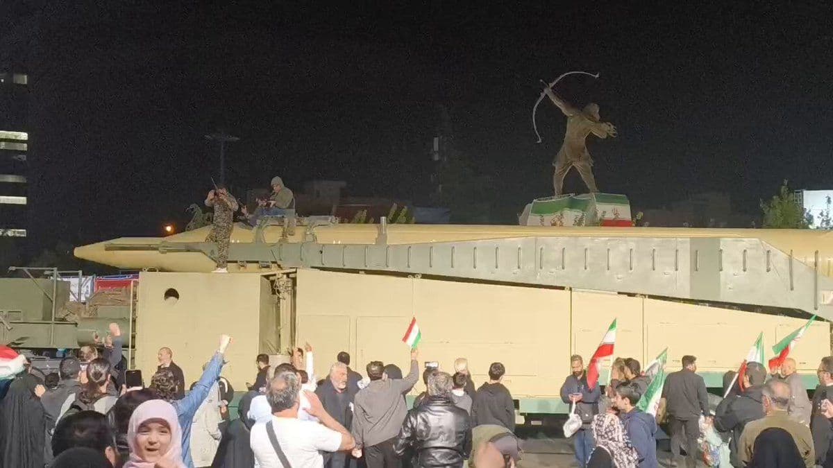 @Babak Taghvaee - The Crisis Watch: BREAKING: This video shows a Qadr intermediate-range ballistic missile of the IRGC Aerospace Force on display for supporters of the Islamic regime of Iran in the center of Tehran, the capital city of