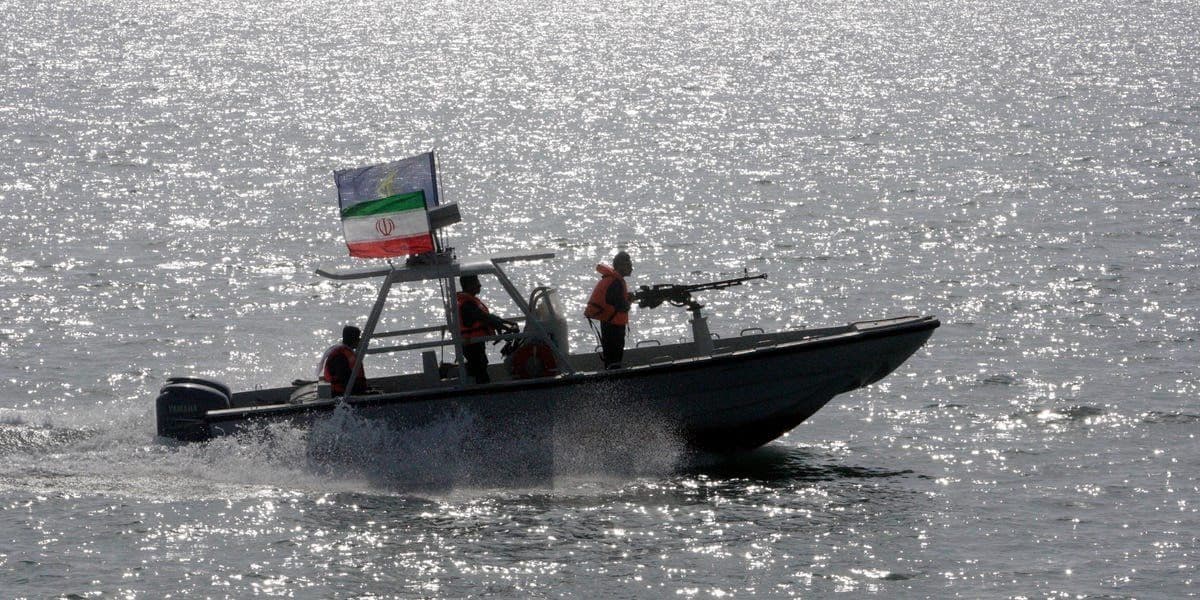 @Visegrád 24: The IRGC terrorists fired and seized the MSC Francesca and the Epaminodes vessels in the Strait of Hormuz.
The vessels are accused of violating the blockade of the Strait of Hormuz, according to the