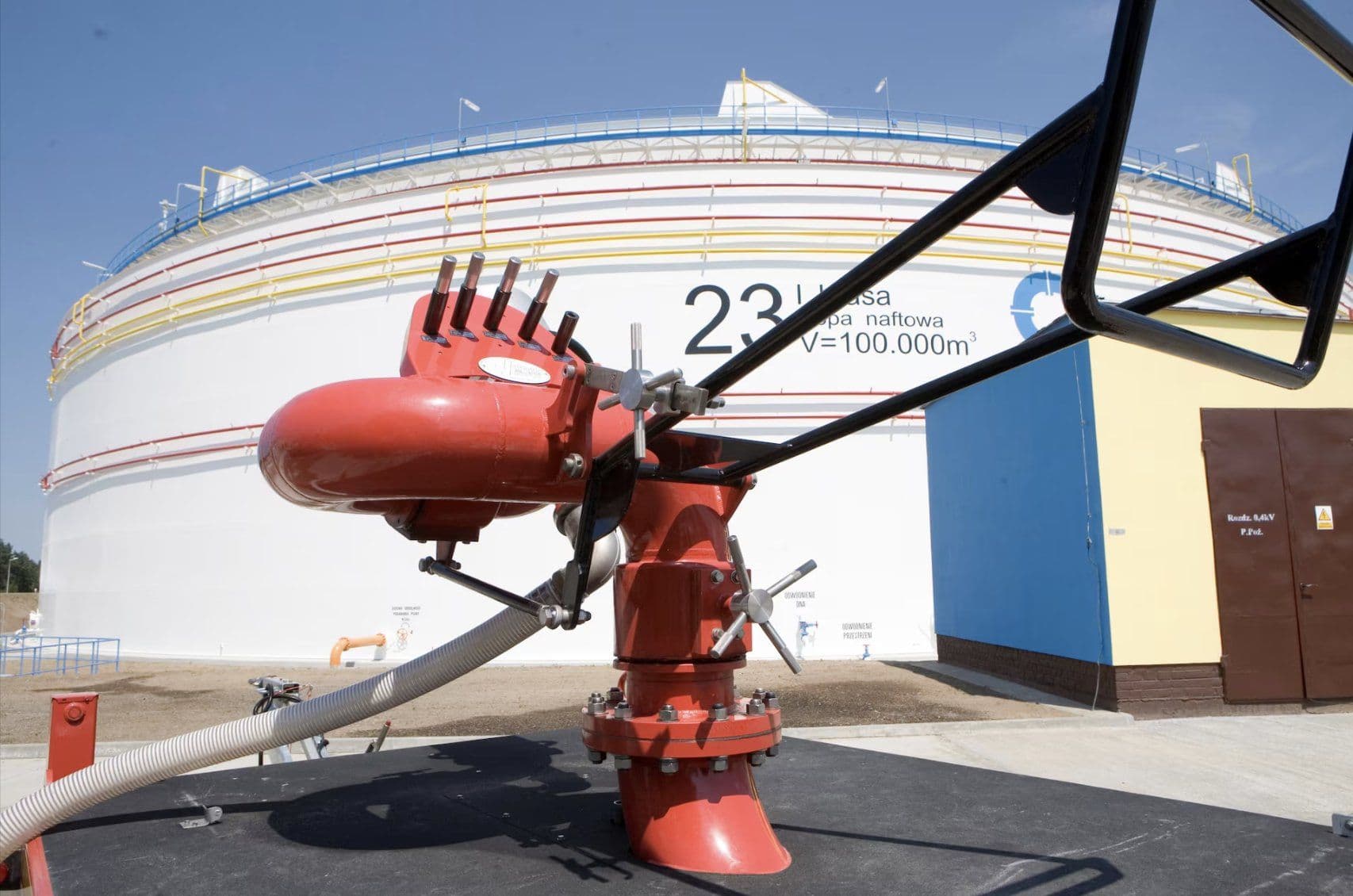 @Visegrád 24: Russia has notified Germany that it will halt oil deliveries from Kazakhstan via the Druzhba pipeline starting May 1
The suspension is expected to increase uncertainty in Germany’s energy supply, esp