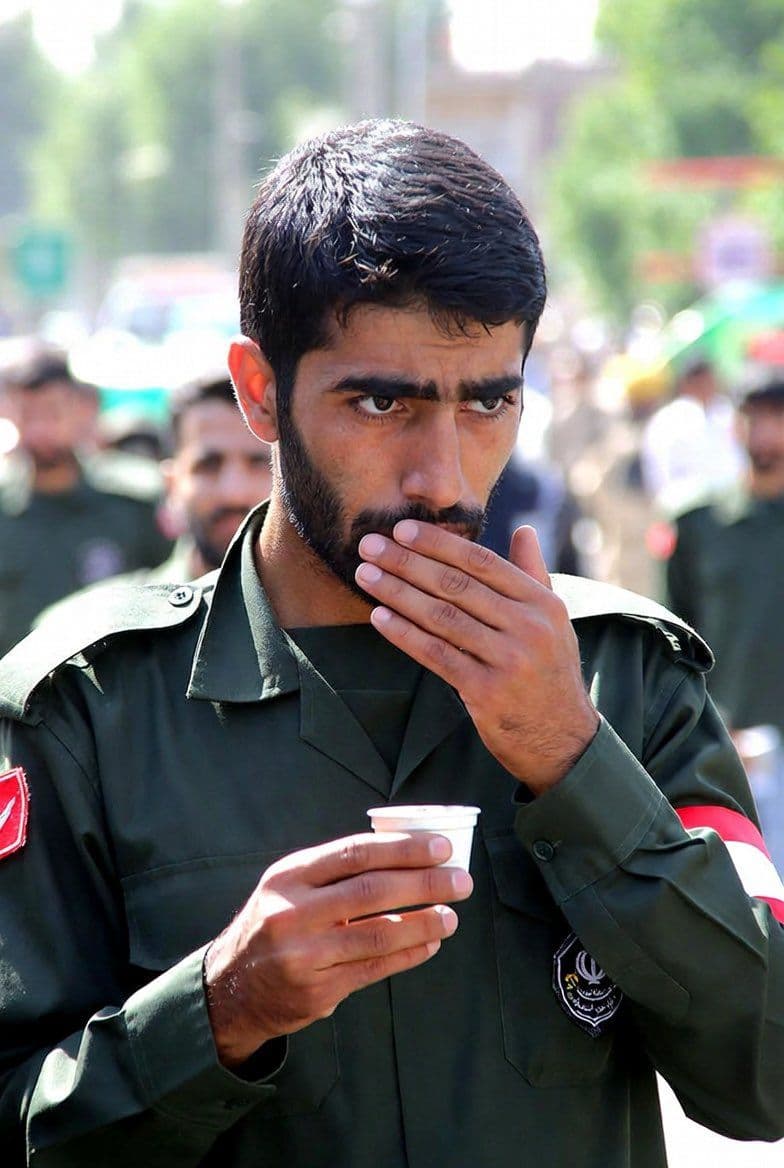 @🇮🇷LiveIranNews🇮🇱: 🚨بحران و تناقض در روایت رژیم تروریستی جمهوری اسلامی از مسمومیت گسترده بسیجیها در پرند/درحالیکه گزارشها از مسمومیت بیش از ۱۰۰ نیروی بسیجی و بستریشدن آنها در پرند تهران حکایت دارد و مرگ یک بسیجی ب