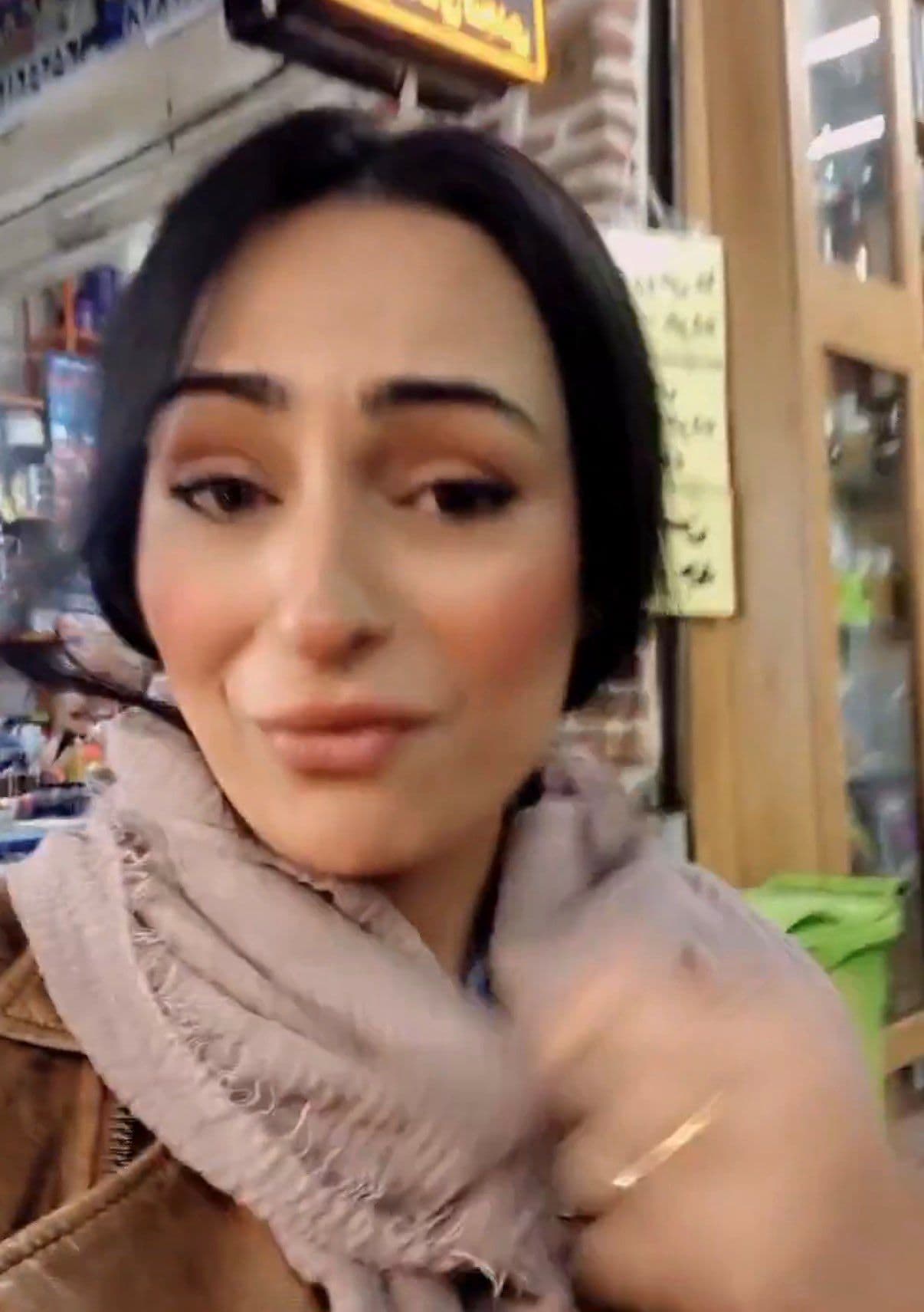 @𝐍𝐢𝐨𝐡 𝐁𝐞𝐫𝐠 🇮🇷 ✡︎: 90 million Iranians have been cut off from the internet for more than 50 days.
But not UK Pakistani bitch Bushra Shaikh, who is there with the regime's blessing to do "journalism".
Normal Iranians h