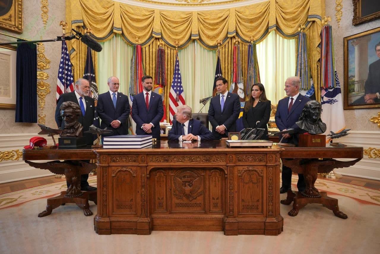 @Eli Afriat 🇮🇱: Trump participated in peace talks with Lebanon tonight and announced the extension of the ceasefire with Lebanon by three weeks: "The law that prohibits talks with Israelis should be repealed. This is