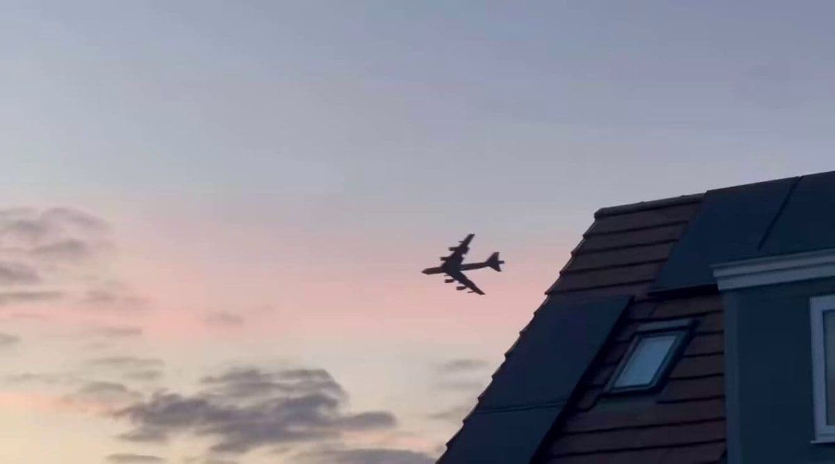 ایران سایکس: هواپیمای بمبافکن سنگین ب-۵۲هی ارتش هوانیروی ایالات متحده مانند حضوری پیشین در انگلستان هستند، بیشتر آنها همچنان روی زمین و تمامی تجهیزات نظامی خود را دارند.