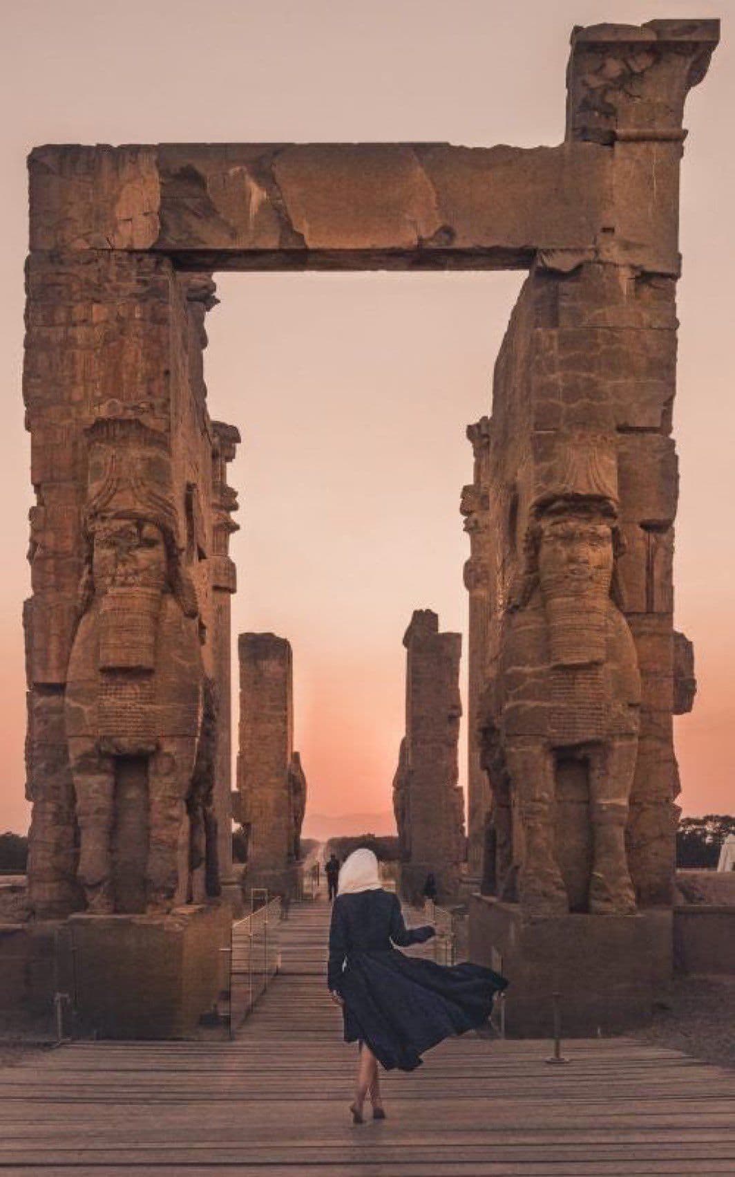 @𝐍𝐢𝐨𝐡 𝐁𝐞𝐫𝐠 🇮🇷 ✡︎: Your reminder that the islamic regime and Sadegh Khalkhali were moments away from bulldozing Persepolis in the early 1980s.
Collective public rage was the only thing that made them back off.
Do not