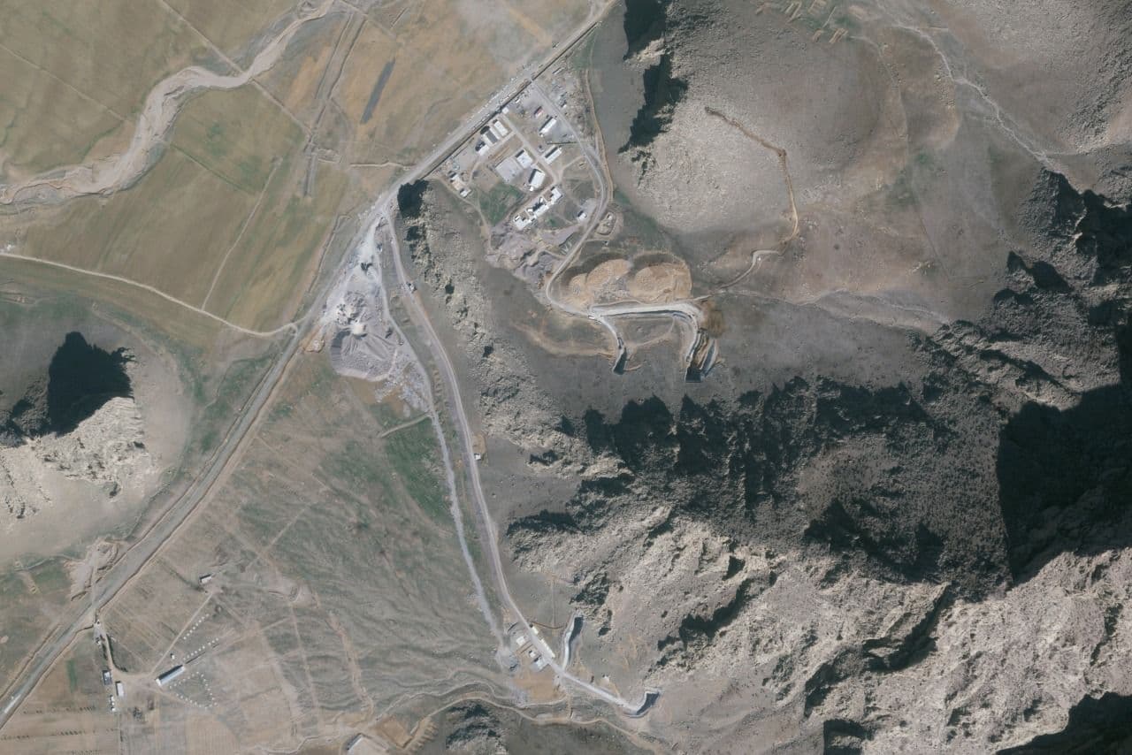 @Babak Taghvaee - The Crisis Watch: BREAKING: The U.S. Air Force and the Israeli Air Force will deploy strategic bombers and armed drones over every IRGC Aerospace Force missile base.
They will target ballistic missile launchers and tu