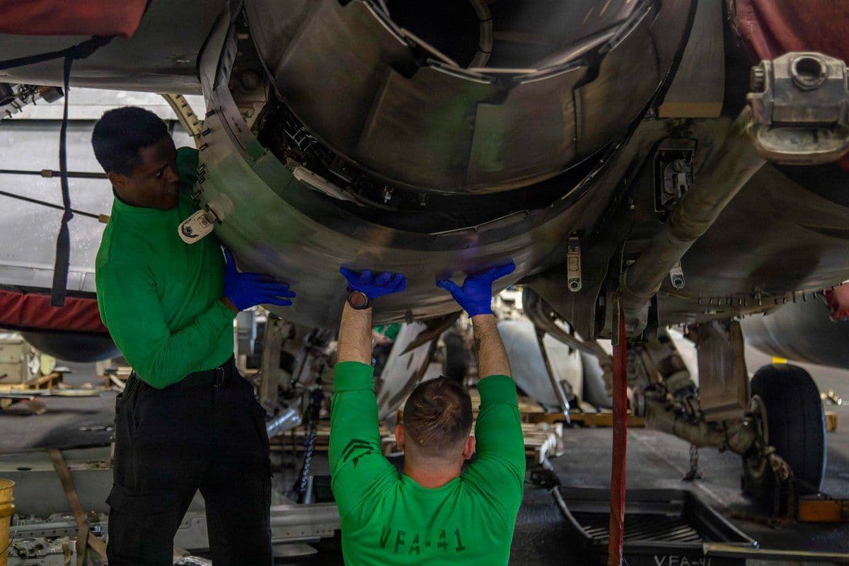 @Open Source Intel: CENTCOM: Sailors aboard USS Abraham Lincoln (CVN-72) service dozens of aircraft to keep U.S. forces mission ready.