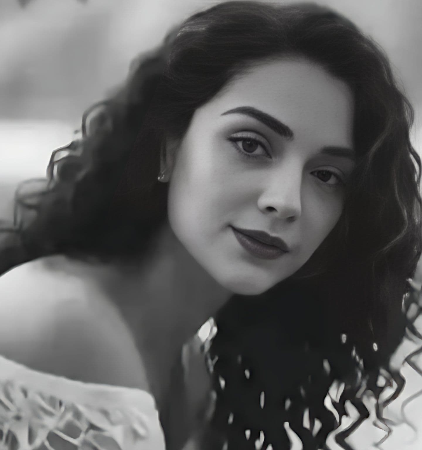 @🇮🇷LiveIranNews🇮🇱: 🚨Don’t stop talking about Iran
Aida Barasa was just 20. A psychology student. A normal girl with a future.
On January 9, they shot her. Three bullets. Straight into her neck and throat.
Then it get