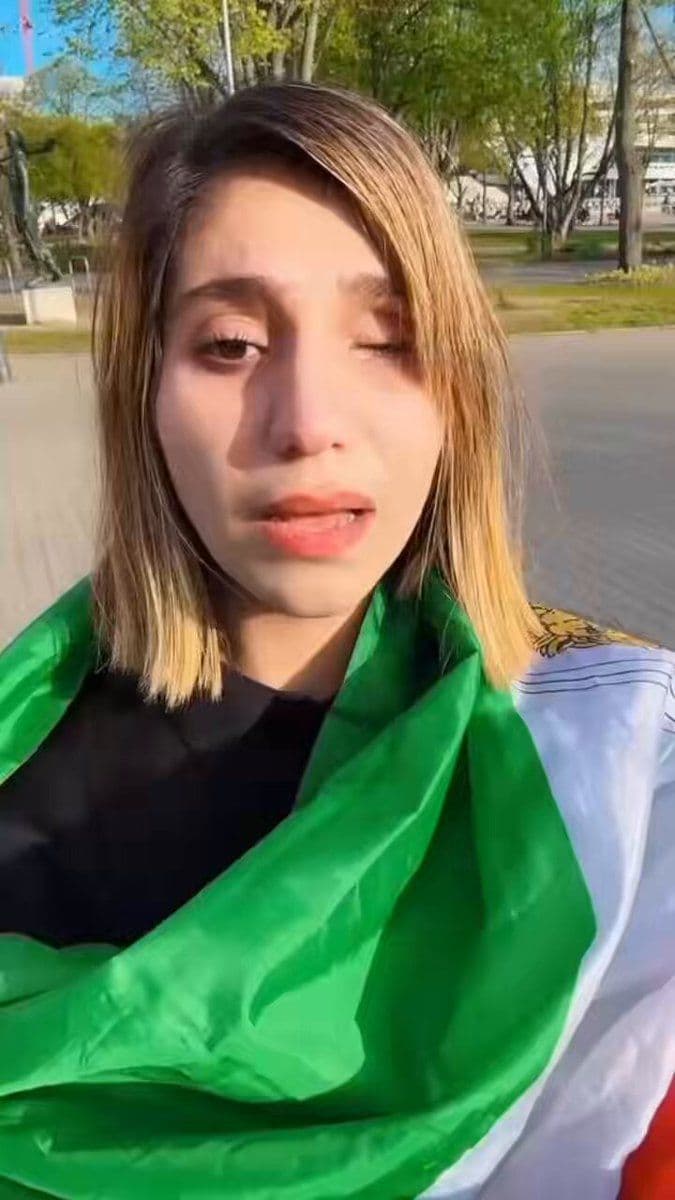 @Masih Alinejad 🏳️: This is urgent. This is personal. This is heartbreaking.
Kosar Eftekhari is not just another name, she is like a daughter to me.
She stood with my #WhiteWednesdays campaign against compulsory hijab