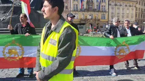 @🇮🇷LiveIranNews🇮🇱: ⚡🇨🇿Performance Protest by Iranians Residing in Prague Against Internet Shutdown and Wave of Executions by the Terrorist Regime of the Islamic Republic/Iranians residing in Prague held a protest perf
