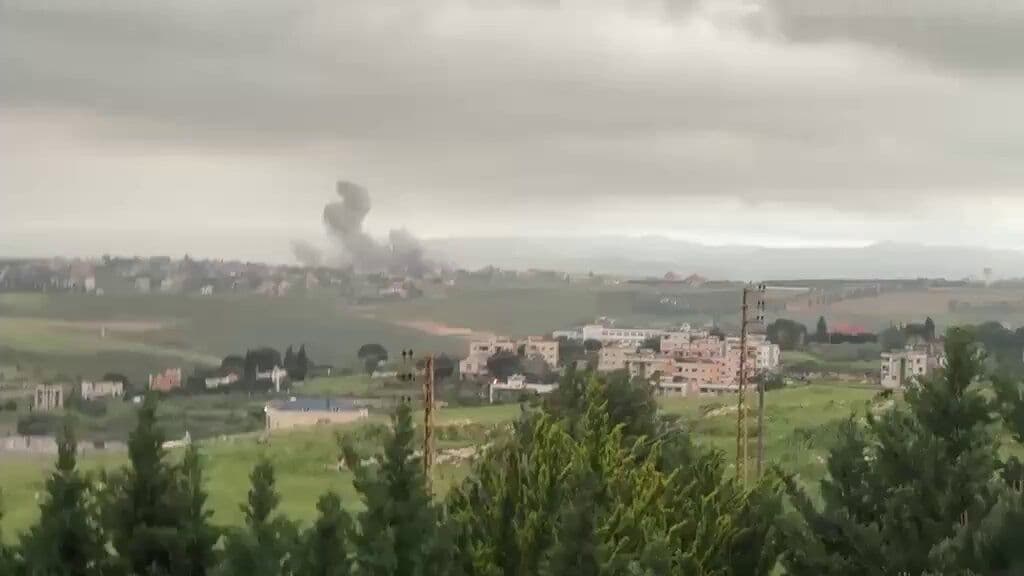@Open Source Intel: Israeli airstrike targets Zawtar El Charqiyeh in southern Lebanon.