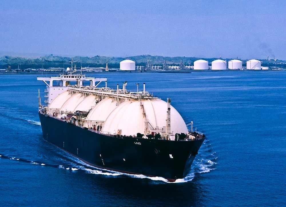 @Visegrád 24: An LNG tanker has successfully crossed the Strait of Hormuz for the first time since the start of the Iran war
The LNG carrier Mubaraz, owned by the Abu Dhabi National Oil Company (ADNOC), passed thr