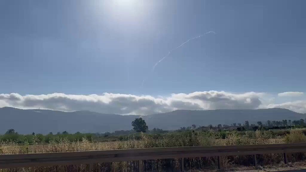 @Open Source Intel: Ceasefire? IDF launches interceptor at a drone in southern Lebanon targeting IDF troops right now.