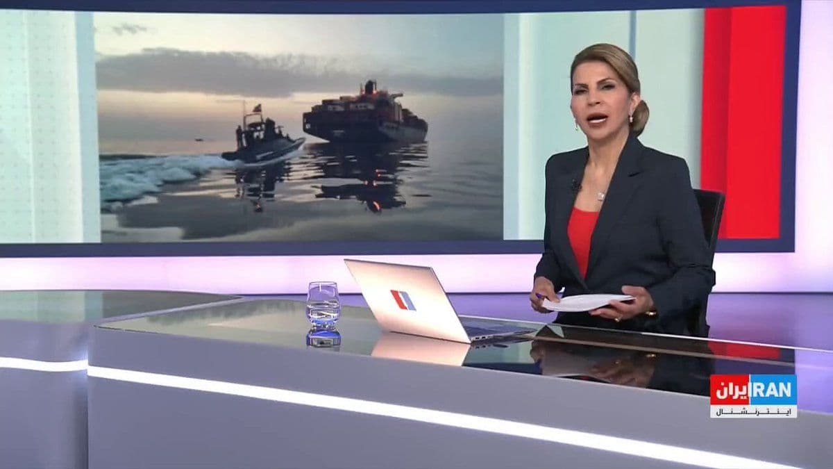 @ايران اينترنشنال: Donald Trump said in an interview with Axios: "A naval blockade of Iran is more effective than bombing." He also announced that he has rejected Tehran's proposal for the initial opening of the Strait