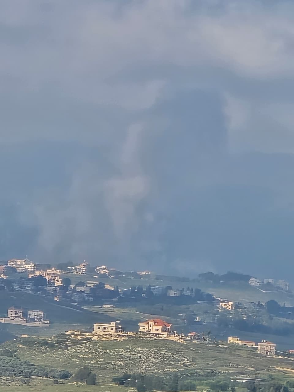 @🇮🇷LiveIranNews🇮🇱: ⚡🇮🇱🇱🇧🇵🇸Israeli airstrike on Hezbollah terrorist group positions in Habboush after evacuation warning/Israel Defense Forces announced that approximately 2 hours ago, an evacuation warning was iss