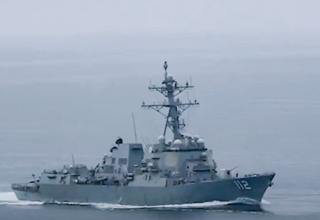 @🇮🇷LiveIranNews🇮🇱: ⚡🇺🇸🦀President Trump's New Plan to Curb the Dangerous Game of the Terrorist Regime of the Islamic Republic in the Strait of Hormuz Without Direct Ship Escorts/Axios reported, citing two U.S. officia