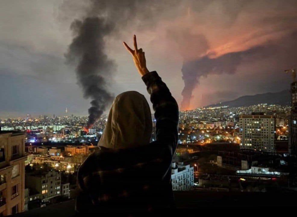 @𝐍𝐢𝐨𝐡 𝐁𝐞𝐫𝐠 🇮🇷 ✡︎: For the attention of the USA and Israel:
This is a two step manual for liberating Iran, ending the islamic regime and ending this 47 year long nightmare, in the event that the war restarts for real.
