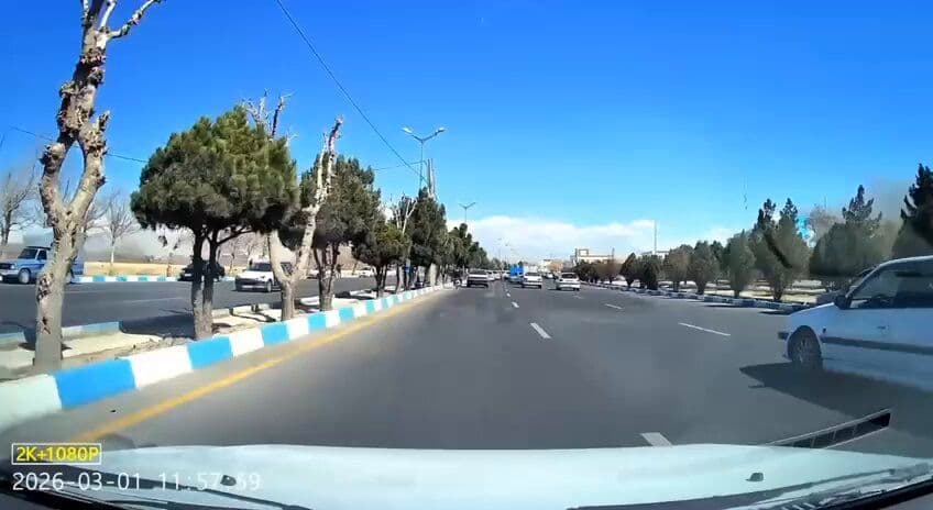 @Vahid Online: 'Sunday, 10 Esfand, March 1'
Received video with description: 'Explosion from the attack on the IRGC Khanz #Shahriar from a dashcam. Just managed to connect to the internet.'
#Iran