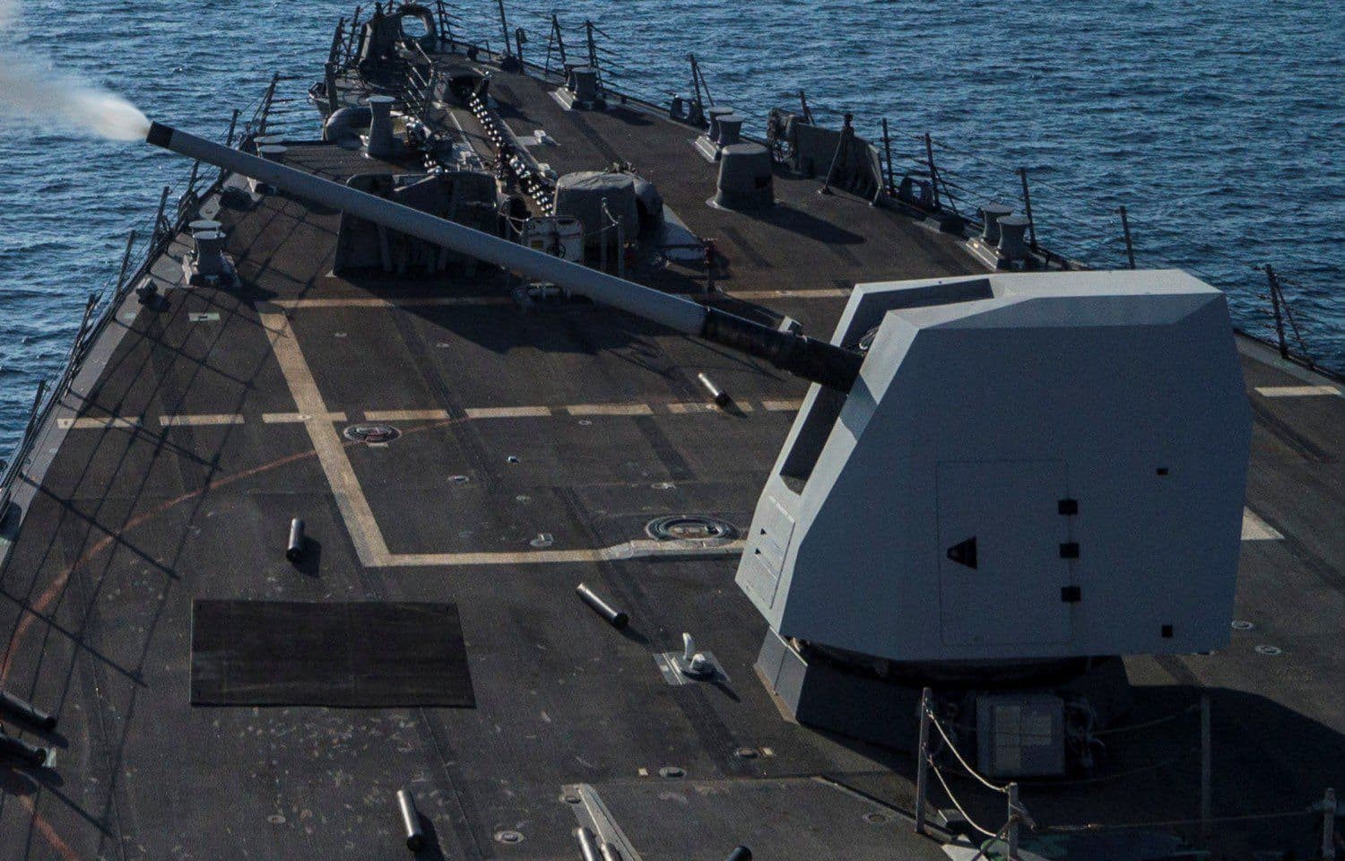 @Open Source Intel: CBS, citing U.S. officials: American destroyers moving through the Strait of Hormuz tonight came under attack from swarms of Iranian fast boats.
The warships responded using 5 inch deck guns, Close I