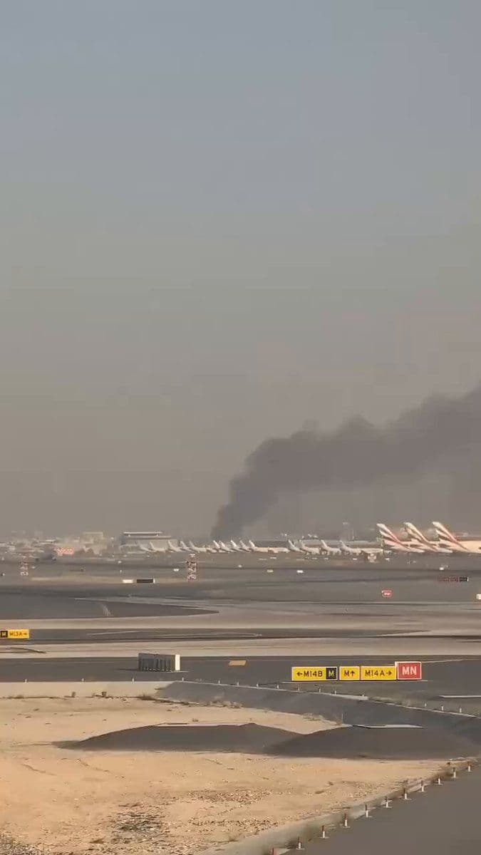 @Babak Taghvaee - The Crisis Watch: BREAKING: The Emiratis always claim that they shoot down all drones and ballistic missiles launched by the IRGC at their country. However, things were different this morning.
As you can see in this f