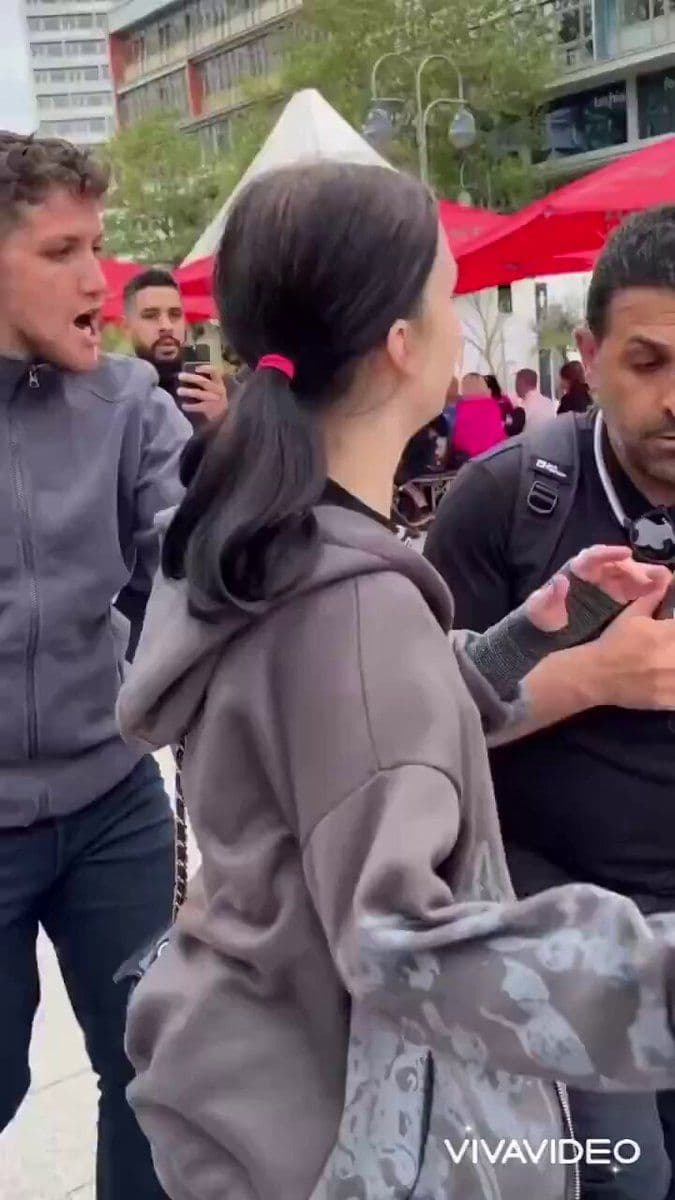 @Masih Alinejad 🏳️: Shocking moment; A woman loses her eye fighting the Islamic Republic in Iran… then gets attacked in Germany for calling the Islamic Republic a terrorist regime.
That’s not activism. That’s privilege p