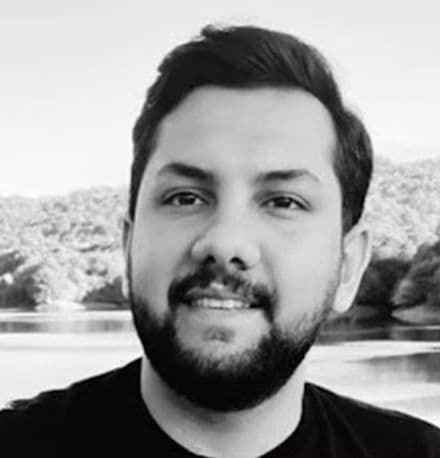 @✡︎𝐋𝐢𝐯𝐞𝐈𝐫𝐚𝐧𝐍𝐞𝐰𝐬🇮🇷🇮🇱: 🚨Don’t stop talking about Iran
They killed 24 year old Mir Mohammadreza Mousavi during the Tehran protests on January 9.
His family went through hell just to get his body back. The regime gave them o
