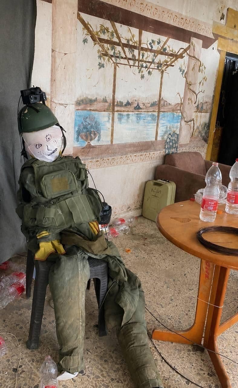 @Babak Taghvaee - The Crisis Watch: The IDF's mannequins in action!
Hezbollah FPV drone operators will soon proudly publishing videos of themselves attacking mannequins dressed in helmets, tactical vests, masks, and military uniforms,