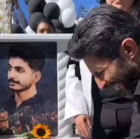 @✡︎𝐋𝐢𝐯𝐞𝐈𝐫𝐚𝐧𝐍𝐞𝐰𝐬🇮🇷🇮🇱: 🚨Don’t stop talking about Iran.
This is the heartbreaking cry of a father whose son was stolen by the Islamic Republic.
Daniel Diani was a law student at Razi University in Kermanshah.
He was from K