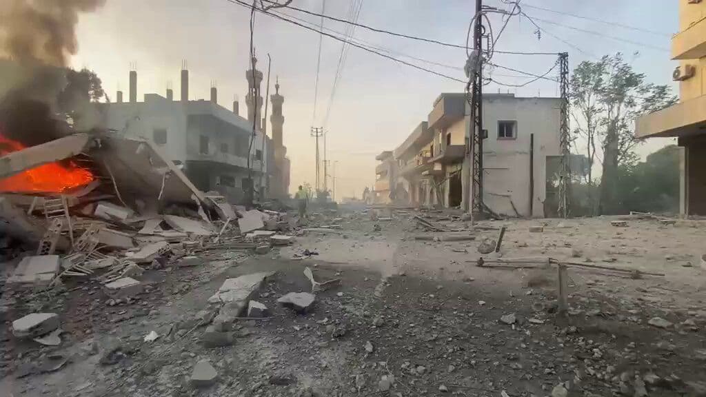 @Open Source Intel: IDF airstrikes on Lebanon this evening.