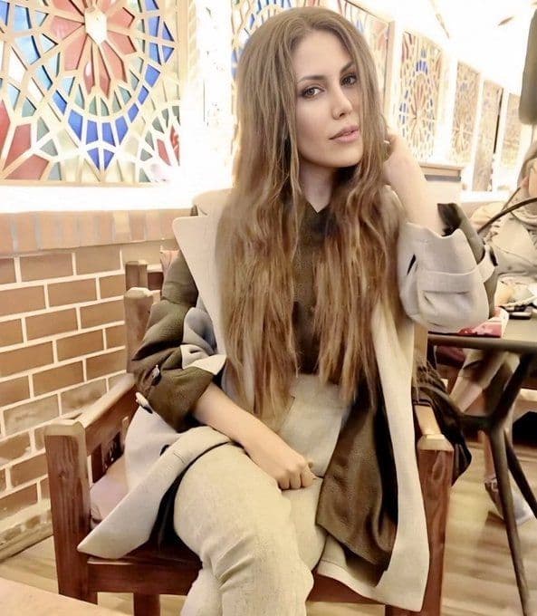 @✡︎𝐋𝐢𝐯𝐞𝐈𝐫𝐚𝐧𝐍𝐞𝐰𝐬🇮🇷🇮🇱: 🚨Don’t stop talking about Iran
Elham Raisian was 39 years old.
The Islamic terrorist regime shot her with 3 live bullets in Isfahan on January 18. One in her side. One in her arm. One in her leg.
T