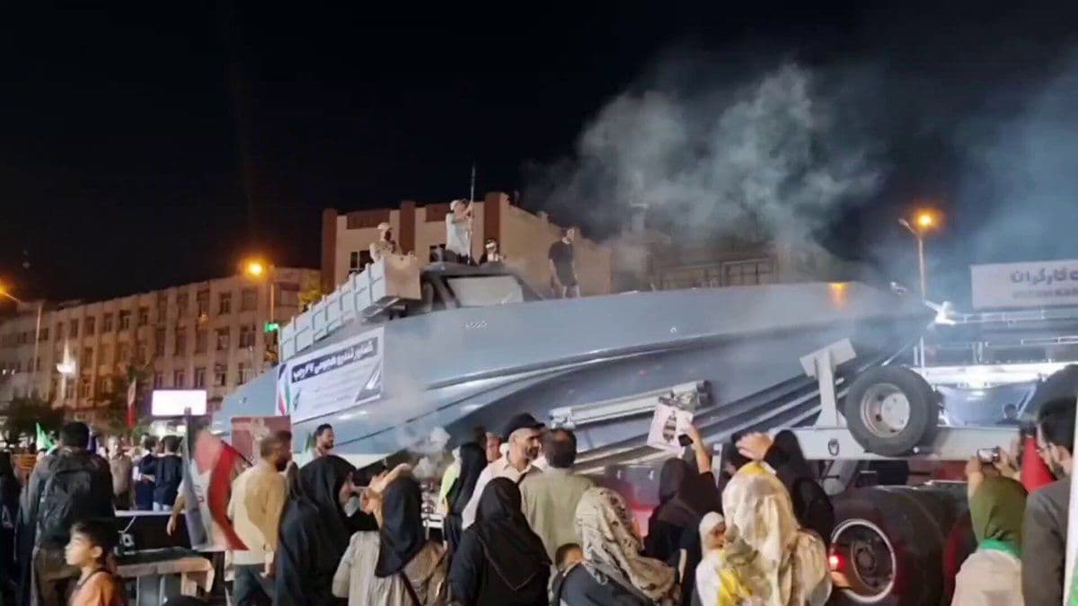 @Open Source Intel: IRGC military parade in central Tehran. Navy displayed Peykaap-class patrol boats armed with Nasr-1 anti-ship cruise missiles.