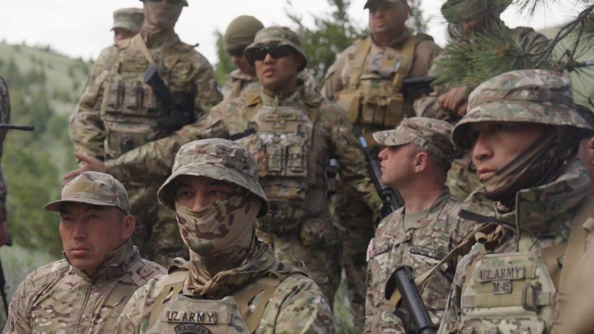 @Komendanci Centralnej Komendy USA: Dzisiaj, CENTCOM zakończyło największe w swojej historii ćwiczenie treningowe z krajami południowej i centralnej Azji. W ćwiczeniach wzięło udział więcej niż 350 wojskowych z 10 krajów oraz 10 jednostek Narodowej Guardii USA. Trwało to dwadzieścia cztery godziny.